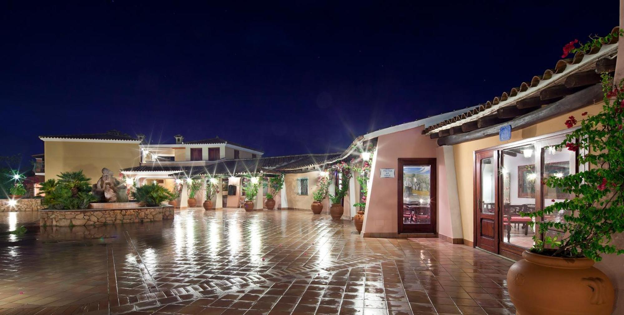 I Giardini Di Cala Ginepro Hotel Resort Кала-Либеротто Экстерьер фото